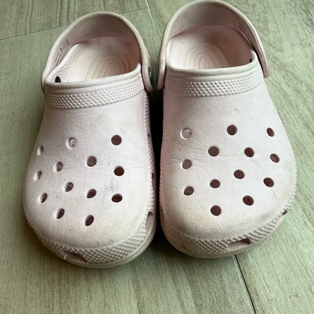 Kids pink crocs